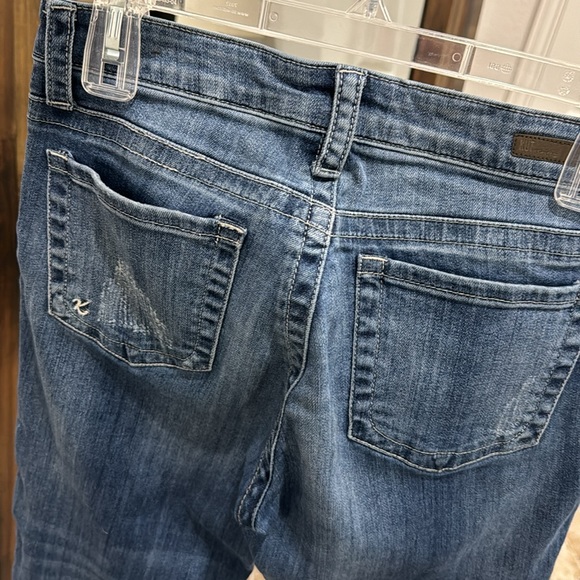 Kit from the Kloth Lightly distressed blue jeans - Picture 5 of 6